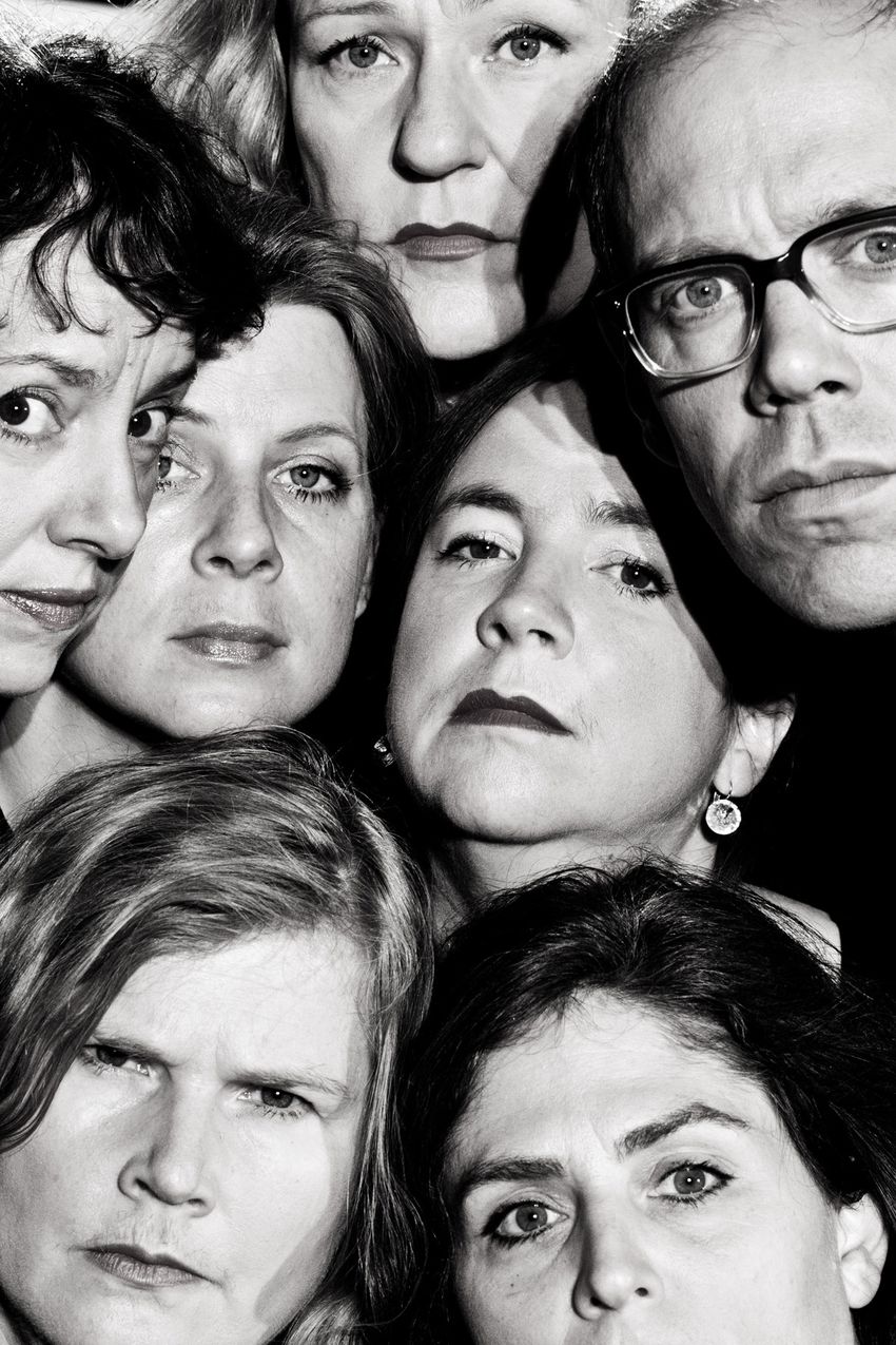 She she Pop: Eight people of flesh and blood